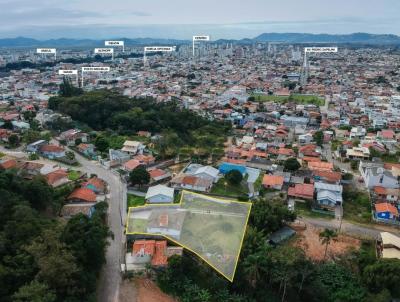 Casa Alto Padrão para Venda, em Tubarão, bairro Monte Castelo, 3 dormitórios, 1 banheiro, 5 vagas