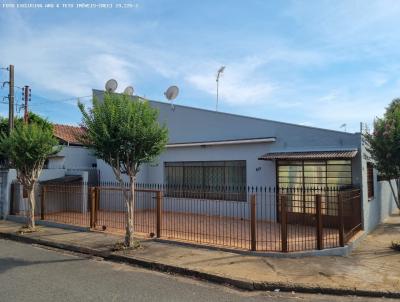 Casa para Locao, em Pirassununga, bairro SANTA TEREZINHA, 3 dormitrios, 1 banheiro, 1 sute, 3 vagas