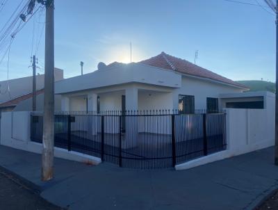 Casa para Locao, em Santo Antnio da Platina, bairro CENTRO, 3 dormitrios, 2 banheiros, 1 sute, 4 vagas