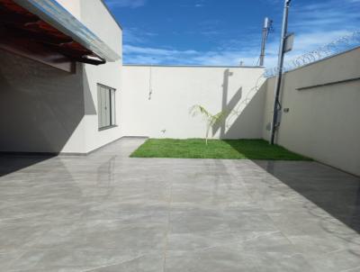 Casa para Venda, em Uberlndia, bairro Minas Gerais, 3 dormitrios, 1 banheiro, 1 sute, 2 vagas