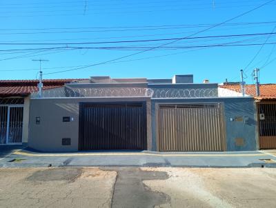 Casa para Venda, em Goinia, bairro Novo Horizonte, 3 dormitrios, 1 banheiro, 1 sute, 2 vagas