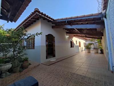 Casa Trrea para Venda, em Po, bairro Jardim Medina, 3 dormitrios, 1 banheiro, 1 sute, 2 vagas