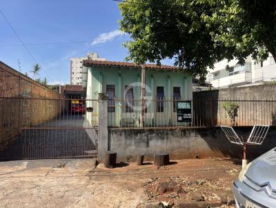 Casa para Venda, em Londrina, bairro Nossa Senhora de Lourdes, 3 dormitrios, 2 banheiros, 4 vagas