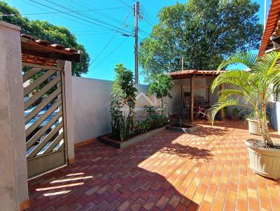Casa para Venda, em Presidente Prudente, bairro Parque Shiraiwa, 3 dormitrios, 3 banheiros, 1 sute, 2 vagas