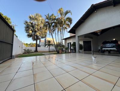 Casa para Venda, em Lucas do Rio Verde, bairro Bairro Pioneiro, 3 dormitrios, 1 banheiro, 1 sute, 2 vagas