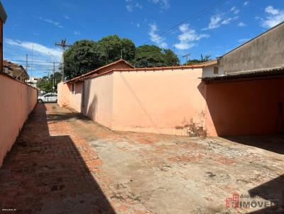 Casa para Loca��o, em Pirassununga, bairro Vila Santa Terezinha, 3 dormit�rios, 1 banheiro, 2 vagas