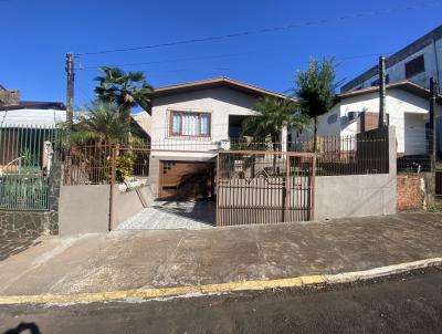 Casa para Venda, em Trs Passos, bairro Centro, 3 dormitrios, 3 banheiros, 1 vaga