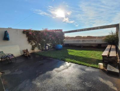 Casa para Locao, em Marlia, bairro Jardim Universitrio, 3 dormitrios, 1 banheiro, 1 sute, 2 vagas