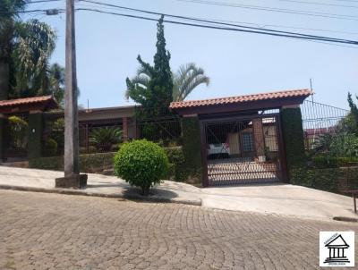 Casa para Venda, em Santa Cruz do Sul, bairro Monte Verde, 3 dormitrios, 4 banheiros, 1 sute, 2 vagas