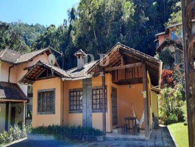 Casa para Venda, em Terespolis, bairro Albuquerque, 3 dormitrios, 1 banheiro, 3 sutes, 1 vaga