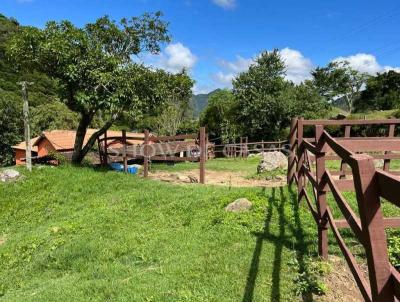 Stio / Chcara para Venda, em Terespolis, bairro Crrego das Pedras, 2 dormitrios, 3 banheiros, 2 sutes, 10 vagas