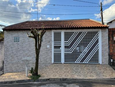 Casa para Venda, em Marília, bairro Núcleo Habitacional Presidente Jânio da Silva Quadros, 3 dormitórios, 1 banheiro, 1 suíte, 3 vagas