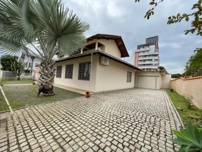 Casa para Venda, em Joinville, bairro Anita Garibaldi, 3 dormitrios, 4 banheiros, 1 sute