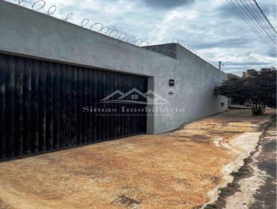 Casa para Venda, em Patos de Minas, bairro Morada da Serra, 2 dormitórios, 1 banheiro, 2 vagas