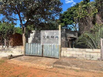 Casa para Venda, em Bela Vista de Gois, bairro Jardim Barcelona, 4 dormitrios, 2 banheiros