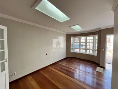 Casa para Locao, em Volta Redonda, bairro So Cristovo, 3 dormitrios, 2 banheiros, 3 vagas