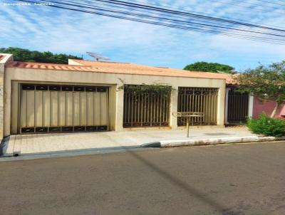 Casa para Venda, em Ourinhos, bairro Vila Margarida, 3 dormitrios, 1 banheiro, 2 vagas