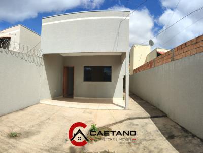 Casa para Venda, em Caldas Novas, bairro Holliday, 2 dormitrios, 2 banheiros, 1 sute, 2 vagas