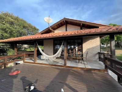 Casa para Venda, em Florianópolis, bairro Ingleses do Rio Vermelho, 4 dormitórios, 2 banheiros, 2 suítes