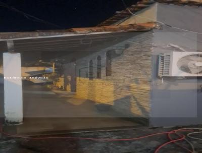 Casa para Venda, em Itaguaí, bairro Centro, 2 dormitórios, 1 banheiro, 2 vagas