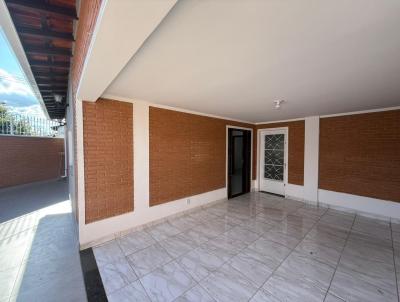 Casa para Locao, em Mococa, bairro Jardim So Domingos, 3 dormitrios, 2 banheiros, 1 sute, 3 vagas