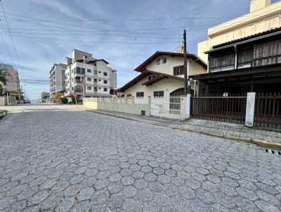 Sobrado para Temporada, em , bairro Bombas, 2 dormitrios, 2 banheiros, 2 vagas