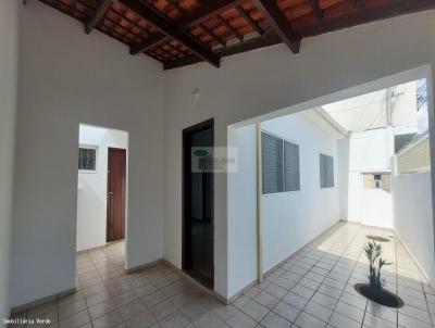 Casa para Locao, em Lorena, bairro CENTRO, 2 dormitrios, 1 banheiro, 1 vaga