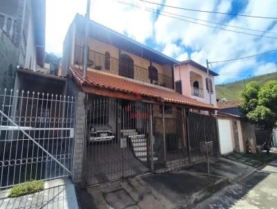 Casa para Venda, em Juiz de Fora, bairro Bosque dos Pinheiros, 5 dormitrios, 4 banheiros, 1 sute