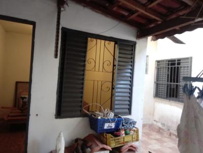Casa para Venda, em Piracicaba, bairro Jardim Astúrias I, 3 dormitórios, 1 banheiro, 1 suíte, 2 vagas