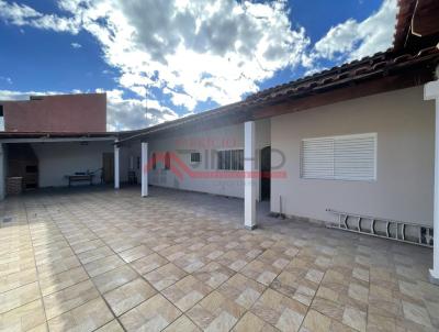 Casa para Locao, em Suzano, bairro Caxang, 3 dormitrios, 1 banheiro, 4 vagas