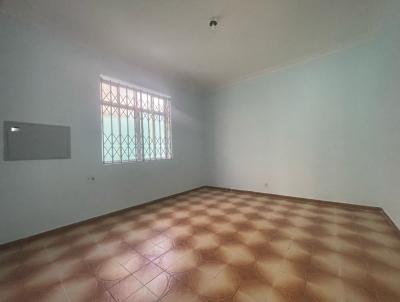Casa para Locação, em Rio de Janeiro, bairro Bonsucesso, 2 dormitórios, 1 banheiro
