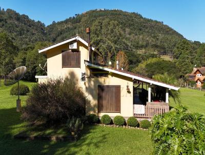 Casas 3 e 4 Quartos para Venda, em Gramado, bairro Linha 28, 4 dormitrios, 2 banheiros, 4 sutes, 2 vagas