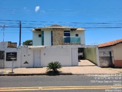 Casa Duplex/Usada para Venda, em Araguari, bairro Centro, 2 dormitrios, 1 banheiro, 1 sute, 2 vagas