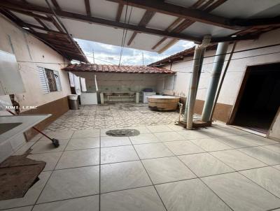 Casa para Venda, em Cuiab, bairro JARDIM UMUARAMA, 2 dormitrios, 3 banheiros, 1 sute, 5 vagas