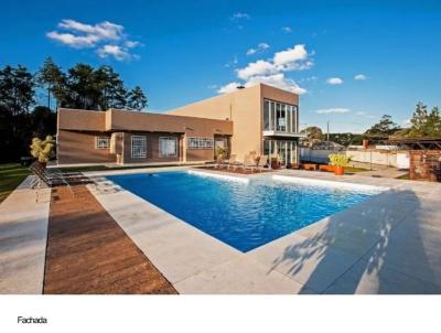 Casa para Venda, em Curitiba, bairro Butiatuvinha, 5 dormitrios, 4 banheiros, 4 sutes, 35 vagas