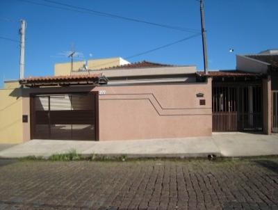 Casa para Locação, em São Carlos, bairro Vila Brasília, 3 dormitórios, 1 banheiro, 1 suíte, 3 vagas