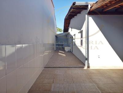 Casa para Venda, em Varginha, bairro Sagrado Coração, 2 dormitórios, 1 banheiro, 2 vagas