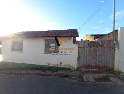 Casa para Locao, em Alfenas, bairro Vista Grande, 2 dormitrios, 1 banheiro, 1 vaga