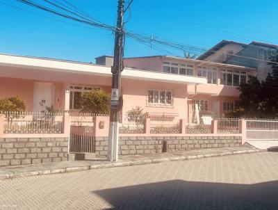 Casa / Sobrado para Venda, em So Jos, bairro Ponta de Baixo, 4 dormitrios, 4 banheiros, 2 vagas