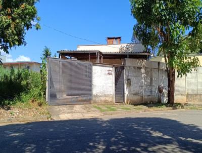 Casa para Venda, em Caratinga, bairro Porto Seguro, 2 dormitrios, 1 banheiro, 1 vaga