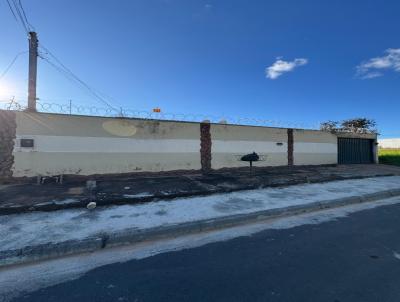 Casa para Venda, em Caldas Novas, bairro JARDIM BELVEDERE, 2 dormitrios, 1 banheiro, 1 sute
