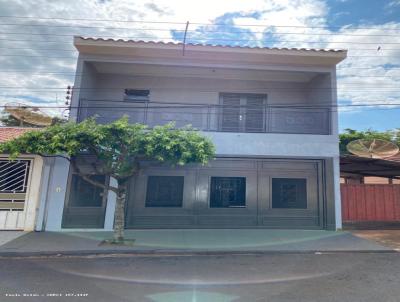 Casa para Venda, em Taquarituba, bairro Centro, 3 dormitrios, 1 banheiro, 1 sute, 1 vaga