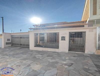 Casa para Venda, em Alfenas, bairro Centro, 3 dormit�rios, 4 banheiros, 2 su�tes, 4 vagas