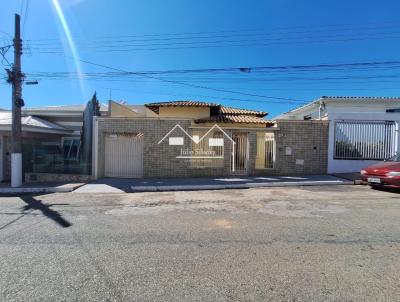 Casa para Venda, em Oliveira, bairro Dona Sinhaninha, 4 dormit�rios, 2 banheiros, 1 su�te, 2 vagas