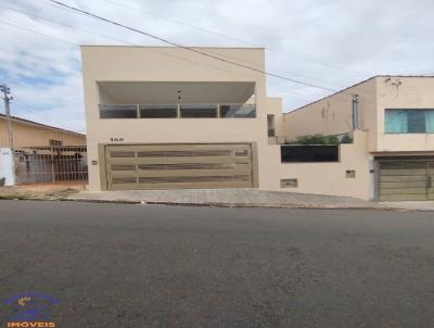 Casa para Venda, em Alfenas, bairro Centro, 3 dormit�rios, 4 banheiros, 1 su�te, 2 vagas