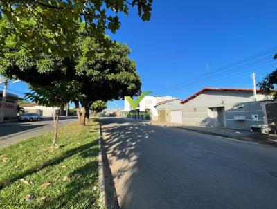 Casa para Venda, em Caldas Novas, bairro Est�ncia Itanhang�, 3 dormit�rios, 2 banheiros, 1 su�te, 2 vagas
