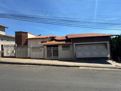 Casa para Venda, em Presidente Venceslau, bairro Jardim das Laranjeiras, 3 dormit�rios, 1 banheiro, 2 su�tes, 2 vagas