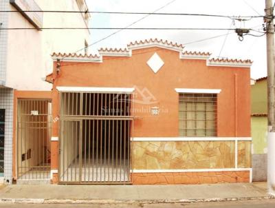 Casa para Venda, em Patos de Minas, bairro Centro, 4 dormit�rios, 2 banheiros, 1 vaga