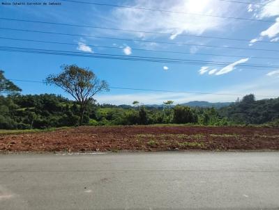 �rea para Venda, em Marat�, bairro Centro