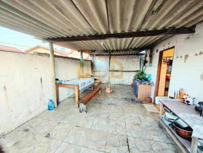 Casa para Venda, em Pouso Alegre, bairro S�o Jo�o, 3 dormit�rios, 1 banheiro, 1 vaga
